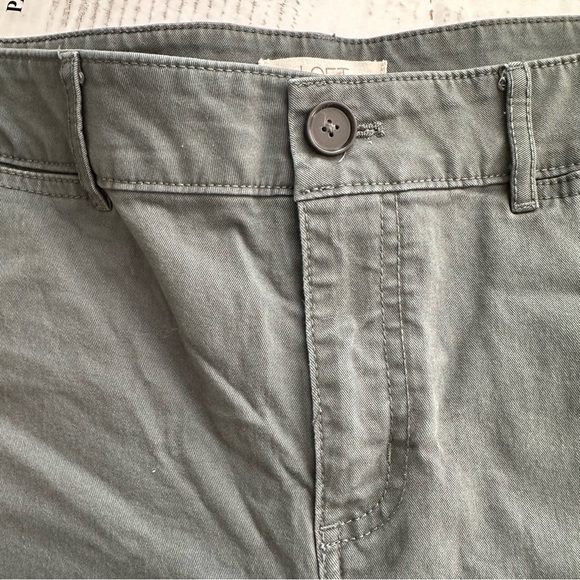 Loft Olive Green Crop Pants - Picture 3 of 6